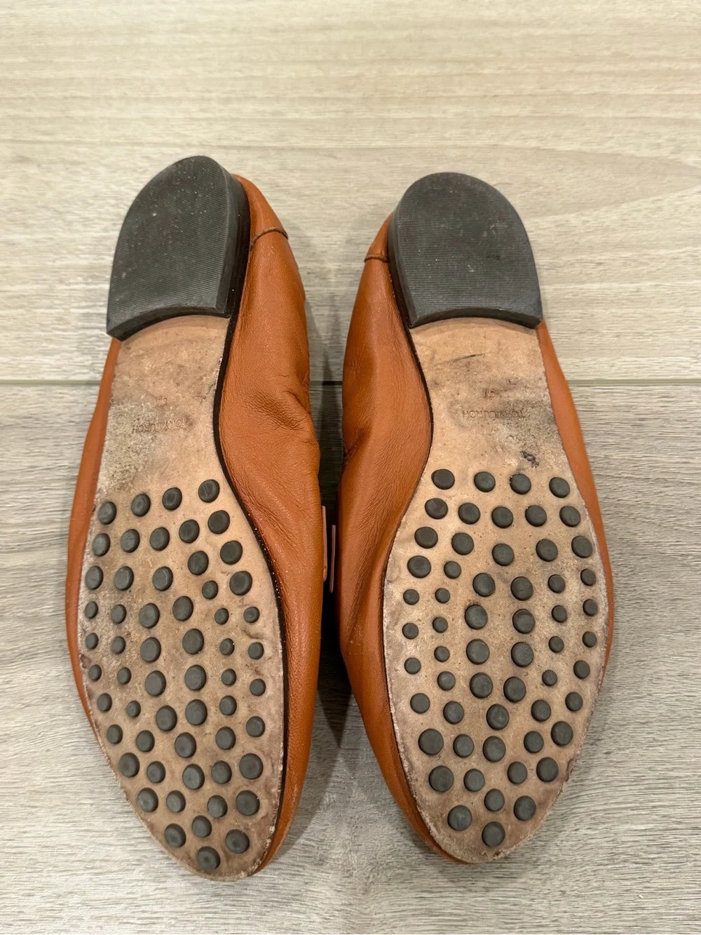 🔥Tory Burch Bicolor Medallion Ballet Loafers Size 8